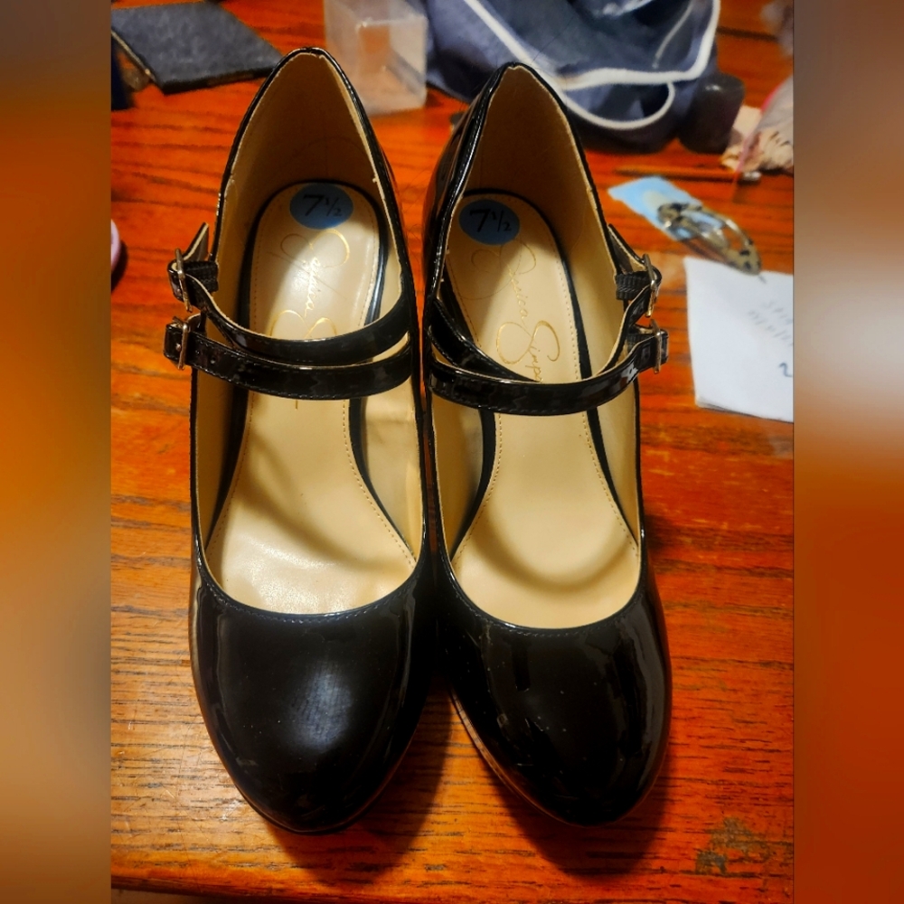 Adorable patent mary Jane's. Almost new condition.